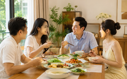 Chỉ cần nhìn cách đi ăn cơm nhà người khác, biết ngay một người có giáo dưỡng cao hay không