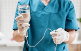 Người phụ nữ 53 tuổi sốc nhiệt vì nắng nóng, xuất hiện triệu chứng giống đột quỵ