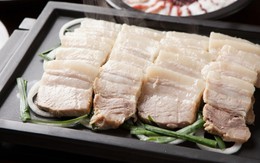 Luộc thịt đừng chỉ cho vào nồi nước rồi đun: Làm đúng 5 bước này, thịt trắng đẹp, mềm ngọt, ăn đến đâu thích đến đó
