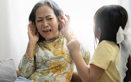 Mẹ chồng nhiều lần đến muộn khi nhận trông cháu
