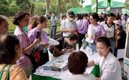 Hàng trăm người được tư vấn sức khỏe tại Ngày Dinh dưỡng cộng đồng Việt Nam lần 7
