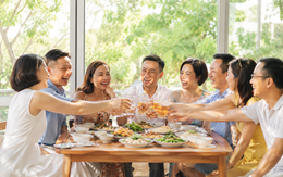 Chỉ sau một buổi họp lớp, tôi hiểu lý do nhiều người cố tình né tránh bạn cũ