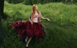 Chi Pu trở lại đường đua VPop với MV 'Mirror'