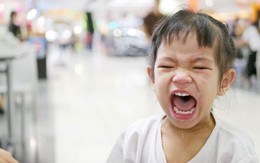 Tưởng là yêu con, nhiều cha mẹ đang làm hại con mỗi ngày vì thói quen này