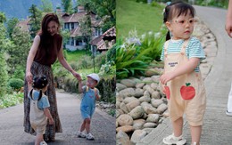 Cặp song sinh nhà Phương Oanh gây chú ý khi đi nghỉ hè cùng mẹ