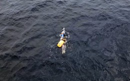 17 giờ xé sóng biển đêm: Hành trình vượt giới hạn của kình ngư khuyết tật và thông điệp 'Không gì là không thể'