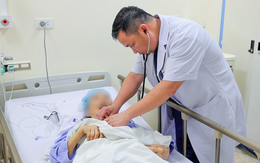 Cụ bà 84 tuổi sốc tim nguy kịch vì van tim thoái hóa sau 14 năm, được cứu sống nhờ chiến lược điều trị 2 giai đoạn