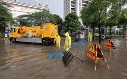Hà Nội xuất hiện loạt điểm dềnh nước sau trận mưa lớn