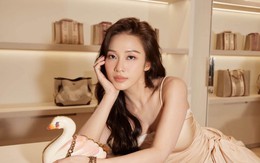 Khả Ngân diện đầm lụa hai dây khoe trọn bờ vai thon gầy