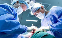 Người đàn ông 52 tuổi bất ngờ phát hiện ung thư khoang miệng từ dấu hiệu nhiều người Việt bỏ qua