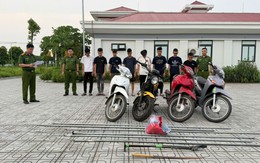 Hưng Yên: Khởi tố 27 đối tượng từ 14 đến 20 tuổi điều khiển xe máy với tốc độ cao, mang theo hung khí gây rối trật tự công cộng