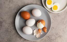 Trứng luộc để qua đêm có ăn được không? 