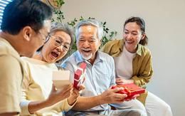 Sau tuổi 70, cha mẹ nên dừng 5 việc này nếu muốn sống an yên, giữ hòa khí với con cháu