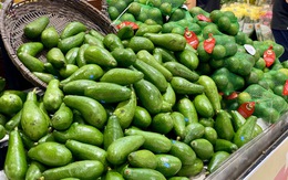 Tiểu thương bật mí cách chọn bơ chín đều, dẻo mịn, không sợ đắng