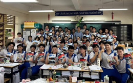 Nóng: Một lớp có 46/47 học sinh trúng tuyển trường y, 2 em đạt 30 điểm