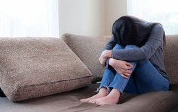 Chỉ vì mẹ ruột bị khuyết tật, gia cảnh nghèo, con dâu bị mẹ chồng khinh miệt