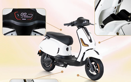 Cầm lái xe máy điện đi xa 80 km/lần sạc, có Smartkey 4 trong 1, giá siêu rẻ chỉ 19,3 triệu đồng