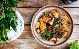 Mẹ tôi cứ nấu đậu phụ theo cách này là nhanh chóng hết veo cả nồi cơm, đậm đà và vô cùng ngon miệng
