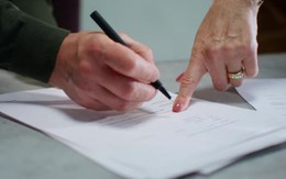 Cụ ông có con trai duy nhất nhưng chỉ cho vợ cũ thừa kế tài sản: Biết lý do ai cũng xót xa