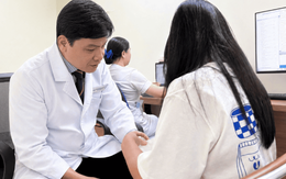 Bé 13 tuổi phát hiện nốt ruồi son hóa u máu sau 4 năm: Bác sĩ khuyến cáo dấu hiệu tuyệt đối không chủ quan