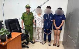 Bắt nhóm thanh thiếu niên mang kiếm chặn xe, tìm người gây sự ở Hà Nội