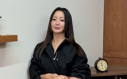 Quốc bảo nhan sắc Kim Hee Sun gây sốt với vẻ đẹp ở tuổi 49
