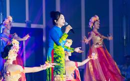 Đại tá, NSND Vi Hoa - 'chim sơn ca của núi rừng Tây Bắc' khoe giọng hát ở tuổi 61
