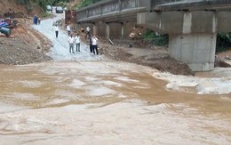 Tin sáng 15/9: Yêu cầu 13 tỉnh, thành chủ động ứng phó với mưa lớn; Chó dại xông vào nhà cắn 2 trẻ em