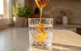 4 cách đơn giản để phân biệt mật ong thật và giả