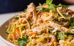 Loại rau đặc biệt, mỗi cây chỉ trổ duy nhất một lần, đem trộn gỏi thành món ngon hấp dẫn