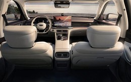 Sedan cao cấp cùng cỡ Toyota Camry giá 480 triệu đồng  thiết kế sang chảnh, động cơ PHEV, công nghệ hỗ trợ lái