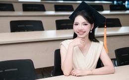 Từ cô bé mê đọc sách đến nữ thủ khoa ngành GPA 4.0 tại Đại học Kinh tế Quốc dân