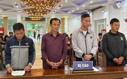 Rượt đuổi, đánh nhau do mâu thuẫn khi dùng thuyền chở khách đi tránh lũ