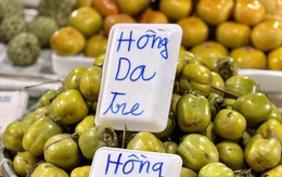 Tiểu thương lý giải giá hồng da tre đắt ngang hoa quả nhập khẩu nhưng vẫn được người tiêu dùng thi nhau tìm kiếm