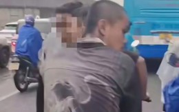 CSGT soi camera tìm nhóm thanh niên đầu trần đi xe máy kẹp 3 trên phố Hà Nội