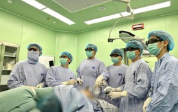 Người phụ nữ 45 tuổi phát hiện cùng lúc 2 bệnh ung thư: Đừng chờ có triệu chứng mới đi khám