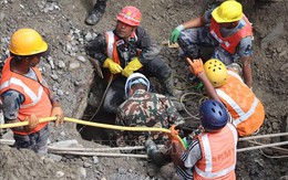 Lũ quét tại Nepal: Giải cứu được 2 người sau 10 ngày mắc kẹt