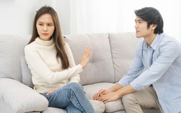 Vợ chồng tôi tiền ai nấy giữ, nhưng anh muốn hiếu kính mẹ bằng tiền của tôi