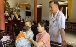 Bé gái 11 tháng tuổi bị bỏ rơi tại chùa, kèm lá thư