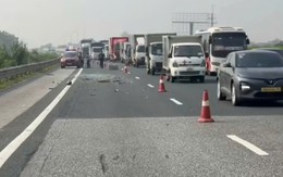 Không giữ khoảng cách an toàn trên cao tốc, xe khách đâm xe đầu kéo khiến một người tử vong