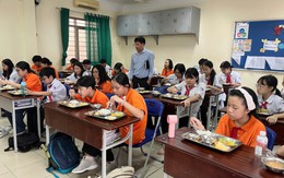 Phụ huynh nhiều trường học kiểm tra bếp ăn, căng tin, suất ăn bán trú tại trường học của con