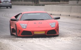 Cận cảnh siêu xe Lamborghini “bò” trên quốc lộ 18A