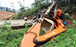 Quảng Ninh: Xe tải lao xuống vực, 2 người chết 2 người bị thương nặng