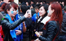 Duyên dáng, cá tính fan nữ Than Quảng Ninh, Hải Phòng