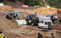 2 nữ VĐV Thái Lan so tài đua xe địa hình với VĐV nam tại Hạ Long