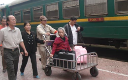Tết: Vé tàu tăng 3 - 5%