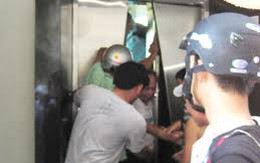 Việc nên và không nên làm khi bị kẹt thang máy