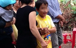 Nỗi khổ của đứa trẻ mồ côi bỗng dưng được phong làm "thánh"