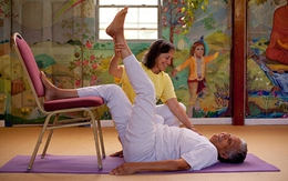 Yoga – bí quyết giúp người cao tuổi duy trì sự sung mãn