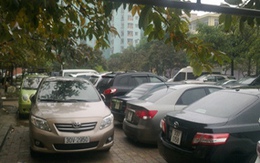 Dân bức xúc vì "loạn phí" trông giữ xe